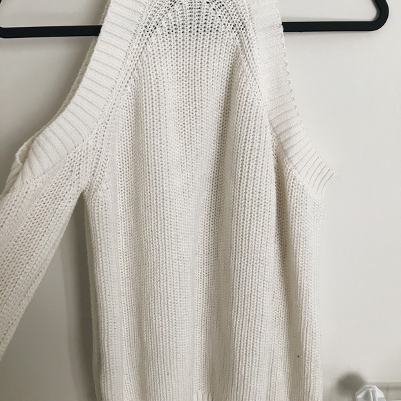 White Cold Shoulder Top - Picture 3 of 4